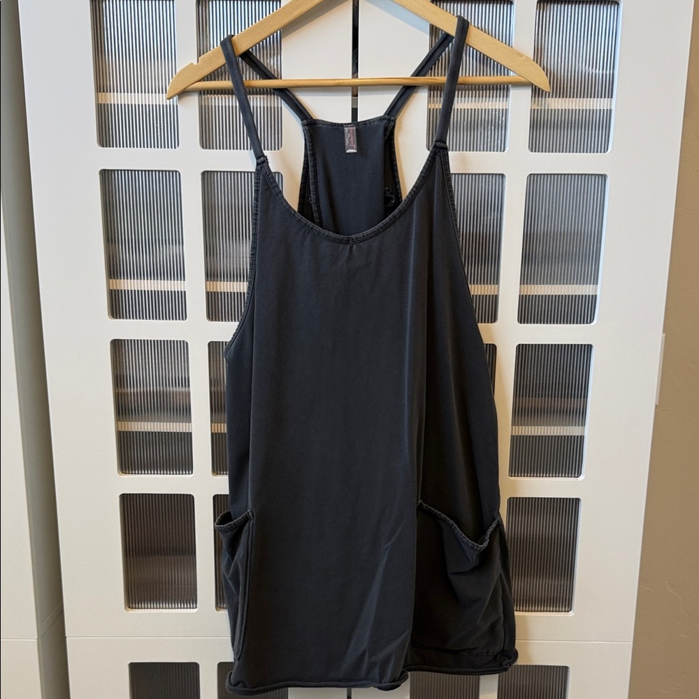 Women's Black Sleeveless Top
